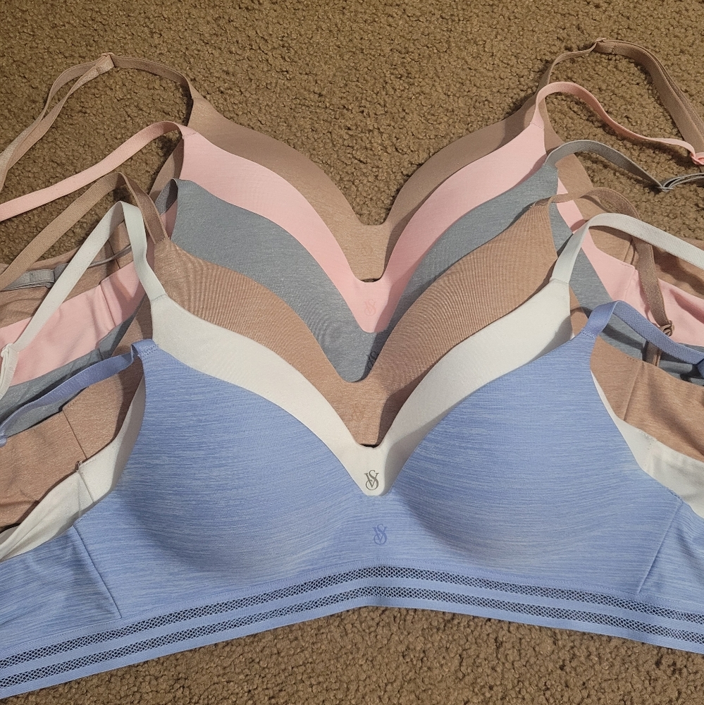 6 Victoria Secret bras